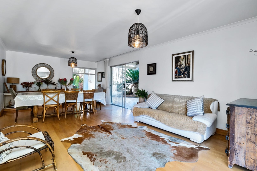 5 Bedroom Property for Sale in Fresnaye Western Cape